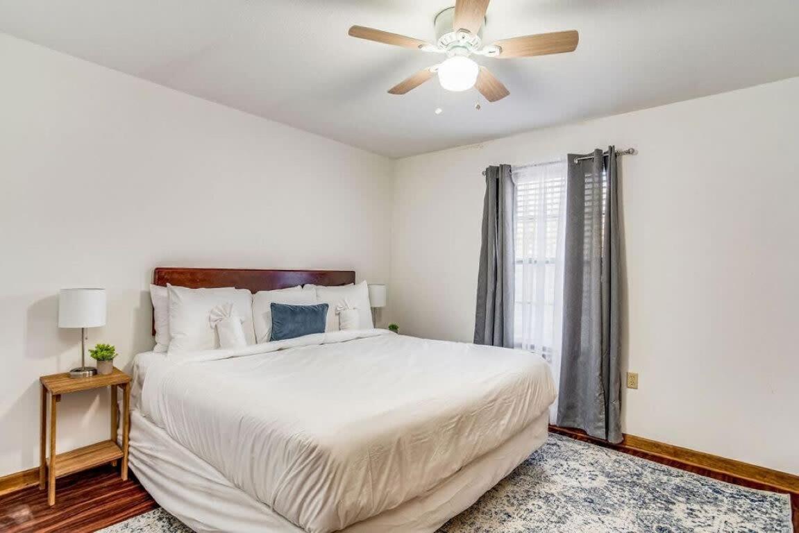 Brilliant In Bellview-Back Unit-- Mins To Nas Pensacola, Beach, Shopping Екстериор снимка